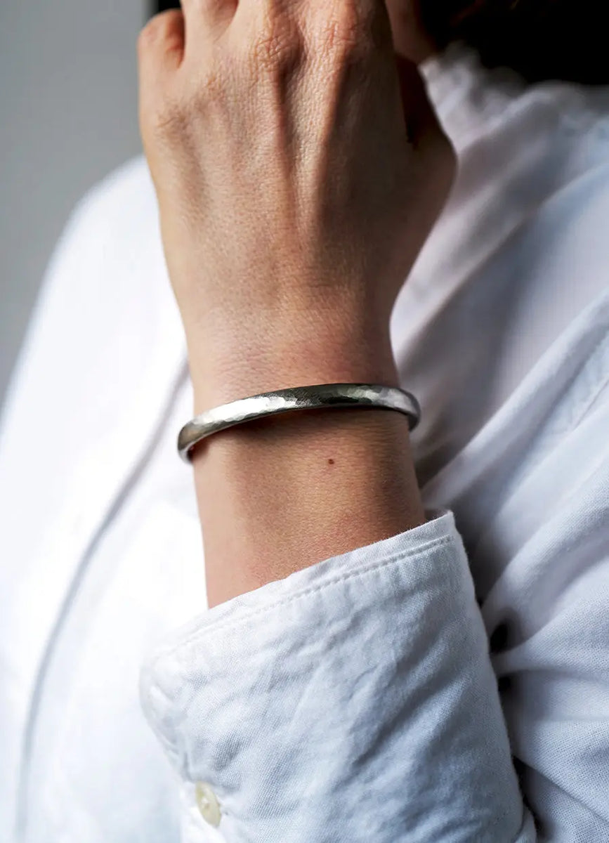 Solid Platinum Hand Forged Oval Bangle1