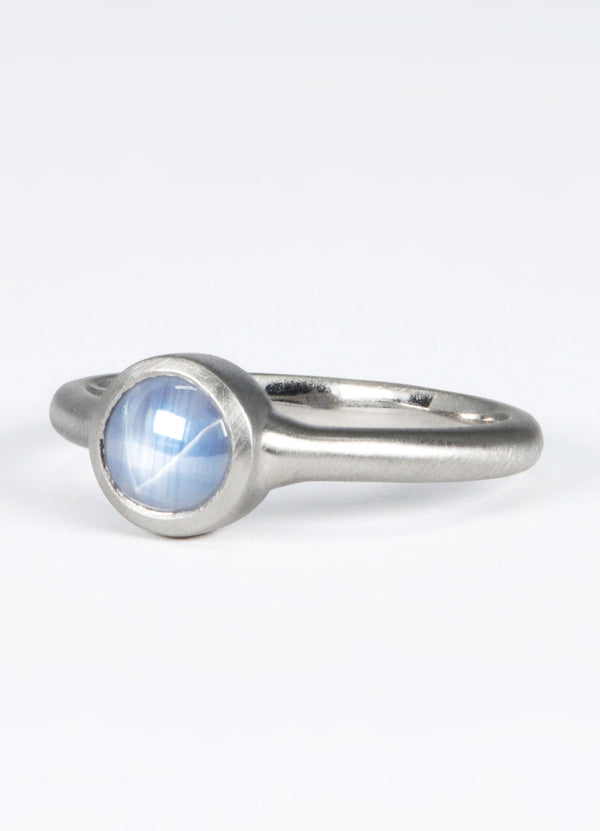 1.17ct Blue-Violet Star Sapphire Signet Ring James Newman Jewellery