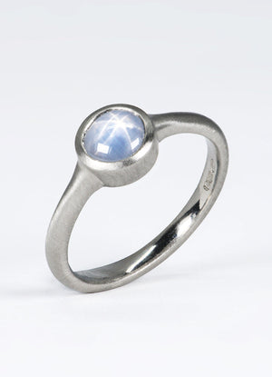 1.17ct Blue-Violet Star Sapphire Signet Ring James Newman Jewellery