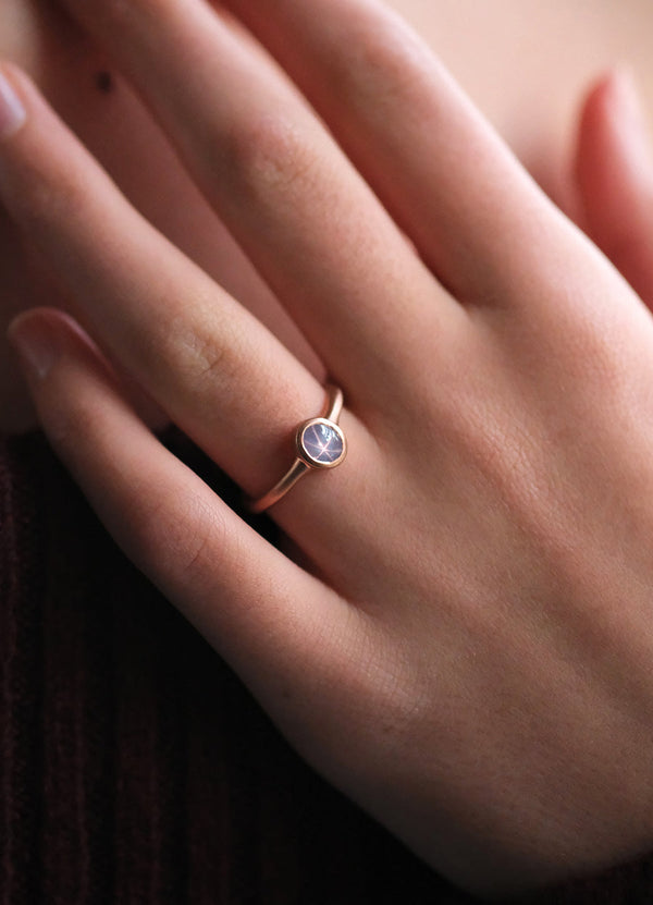 1.04ct Violet Star Sapphire Signet Ring James Newman Jewellery