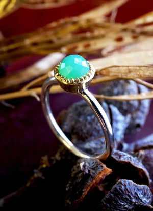 Chrysoprase Smooth Band Gaia Ring - James Newman Jewellery